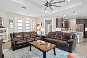 スマートテレビ、テレビゲーム、書庫