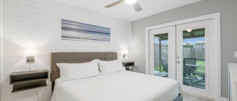 3 habitaciones, escritorio, tabla de planchar con plancha y wifi