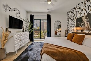 Desk, iron/ironing board, WiFi, bed sheets
