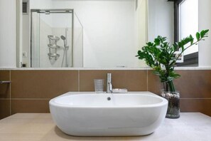 Deluxe Apartment, City View | Bathroom - VISCONTI APARTMENT (Rome)