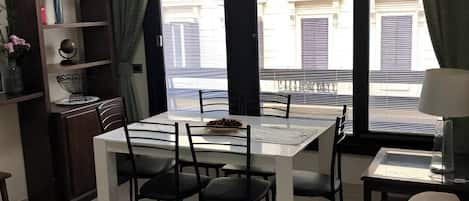 Deluxe-Apartment, Stadtblick | Wohnbereich