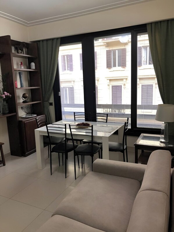 Deluxe Apartment, City View | Living area - VISCONTI APARTMENT (Rome)