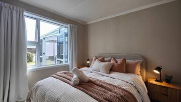 4 makuuhuonetta, silitysrauta/-lauta, Wi-Fi, vuodevaatteet