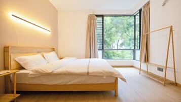 3 bedrooms, blackout drapes, free WiFi