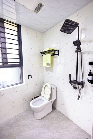 3 bedrooms, blackout curtains, free WiFi