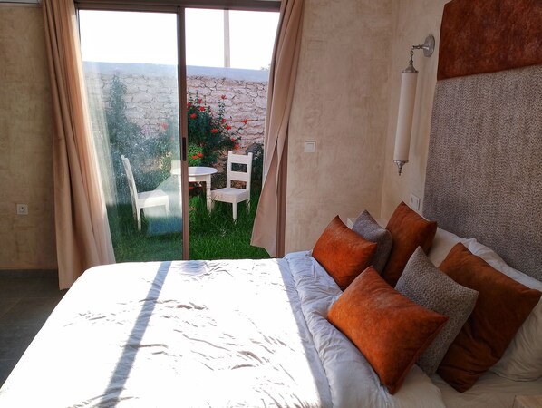 4 habitaciones, tabla de planchar con plancha, wifi y ropa de cama 