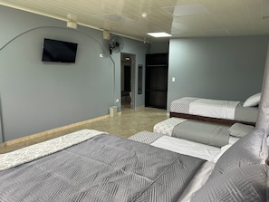 Grand Room, Private Bathroom