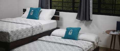 Grand Room, Private Bathroom | Garden view