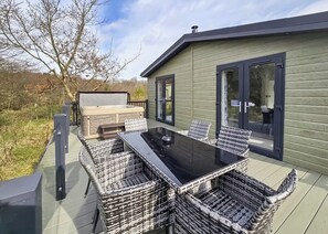 Outdoor dining - 3 bedroom accommodation in Chipping (Chipping)