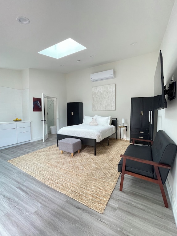 Chic New Guest Suite Studio With Wifi And Ac In Fabulous West Hollywood - West Hollywood, CA