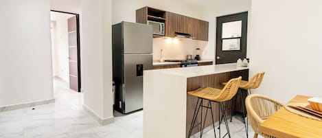 Fridge, microwave, oven, stovetop