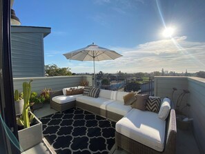 Property grounds - 3-bedroom townhome in walkable Rockridge close to UC Berkeley and SF. (Oakland)