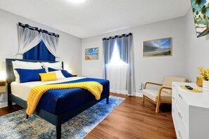 4 Schlafzimmer, Schreibtisch, Bügeleisen/Bügelbrett, Reisekinderbett