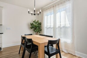 Dining - Clemson's Golden Door Retreat, minutes from campus! (Central)