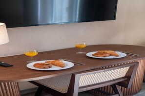 Dining - Charming apartment - 1BR-4P- Geneva (Genève)