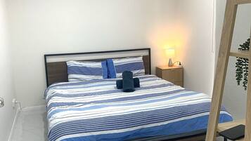 3 bedrooms, iron/ironing board, WiFi, bed sheets