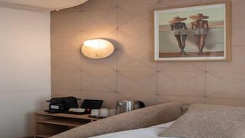 1 bedroom, desk, iron/ironing board, free WiFi