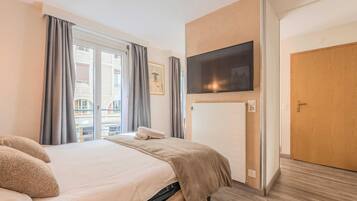 1 habitación, escritorio, internet y ropa de cama