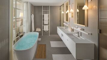 Junior Suite | Bathroom