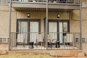 Exterior - Renovated King ADA Pet-Friendly room (Townsend)