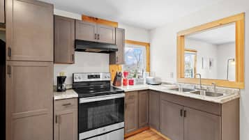 Refrigerador, horno, parrilla de estufa y tostadora