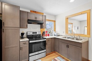 Geladeira, fogão, cooktop, torradeira