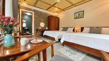 Soundproofing, free WiFi, bed sheets