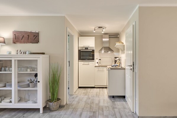 Kühlschrank, Ofen, Herdplatte, Geschirrspüler