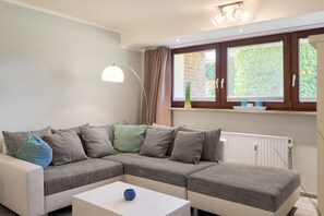 Unclassified image, 4 of 20, button