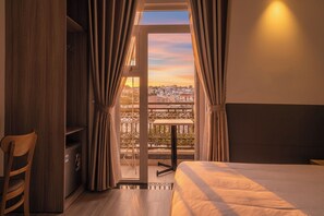 Chambre Double Deluxe, vue cour intérieure | Balcon