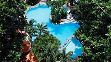 Panoramic Double or Twin Room, Bathtub, Pool View | Egyptian cotton sheets, premium bedding, in-room safe, desk