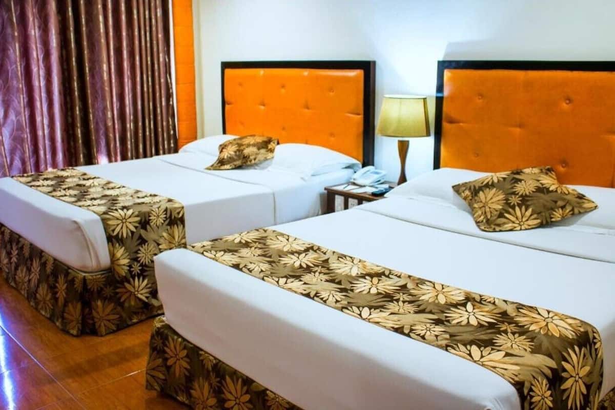 Habitación Deluxe con 1 cama doble o 2 individuales, vistas al complejo turístico | Sábanas de algodón egipcio, ropa de cama de alta calidad, caja fuerte