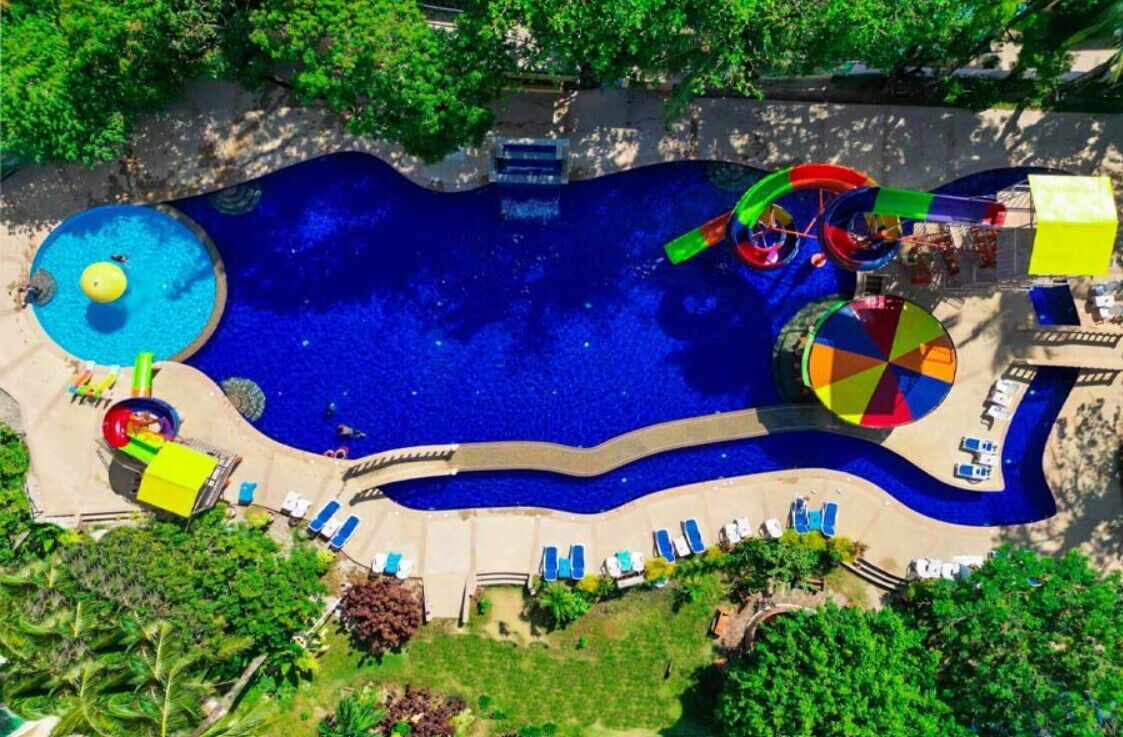 パノラミック ダブルまたはツインルーム 浴槽 プールビュー | プール | 3 つの屋外プール