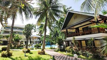 Grand Double or Twin Room, Hot Tub, Resort View | Egyptian cotton sheets, premium bedding, in-room safe, desk