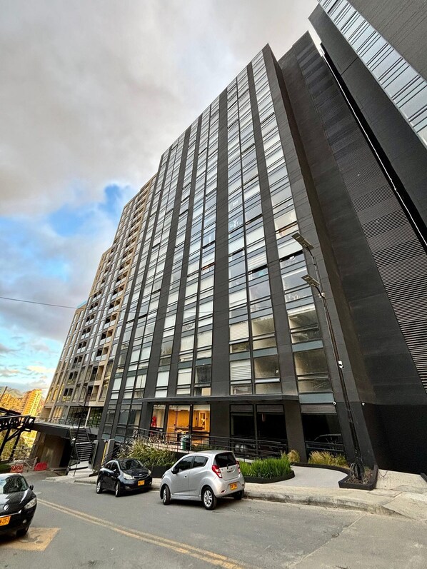 المنشأة من الخارج