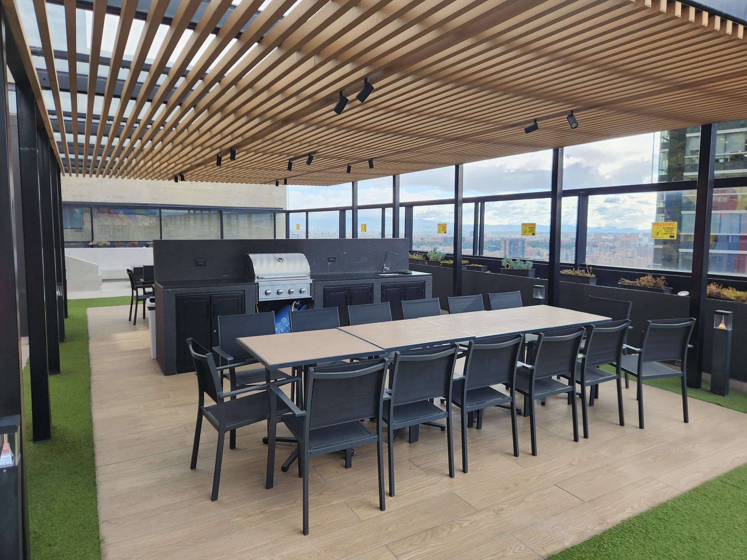 Business-Apartment | Speisen im Freien