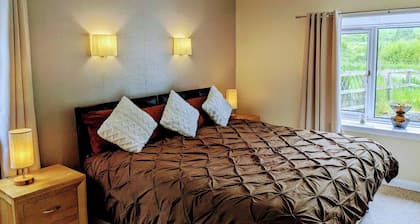 River View Cottage Sleeps 6 - Garden, Bbq, Parking