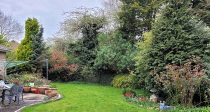 Bungalow - Sleeps 6 - Garden - Wheelchair Access