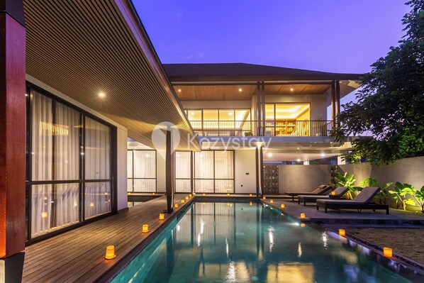 Outdoor pool - Sewana Villa by Kozystay - Natadesa Resort (Jimbaran)