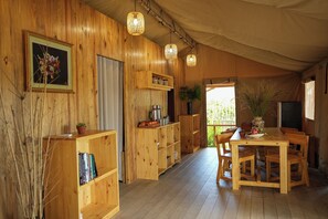 Grateful Tent | Premium bedding, memory foam beds, free minibar items, in-room safe - WoCAL Resort Ke Ga (Ham Thuan Nam)