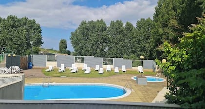 6 Guests - 3 Bedrooms - Entertainment - Near Beach