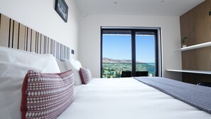 2 bedrooms, iron/ironing board, travel crib, free WiFi