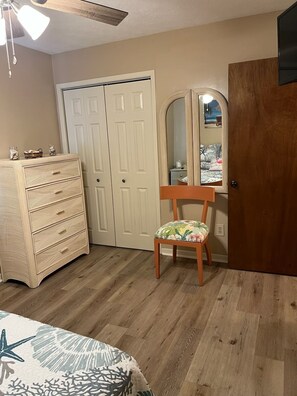 2 bedrooms, iron/ironing board, travel crib, free WiFi