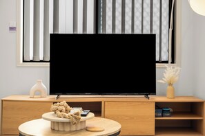 Smart TV de 43 pulgadas con canales digitales, Netflix