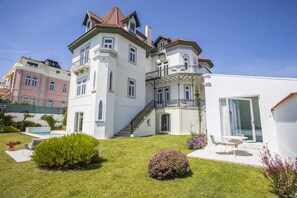 House | 8 bedrooms - Seaview Castle by Cadenzalux (Cascais)