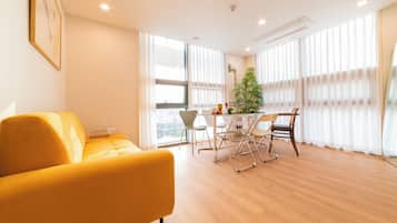 Family Suite, City View (non-Korean nationals only) | Living area | Heated floors