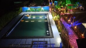 Piscine extérieure