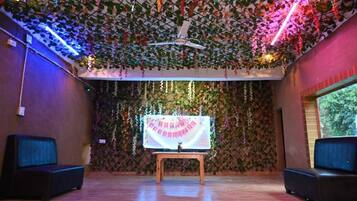 Daily continental breakfast (INR 500 per person)