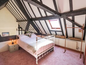 1 Schlafzimmer, individuell dekoriert, individuell eingerichtet