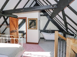 1 Schlafzimmer, individuell dekoriert, individuell eingerichtet